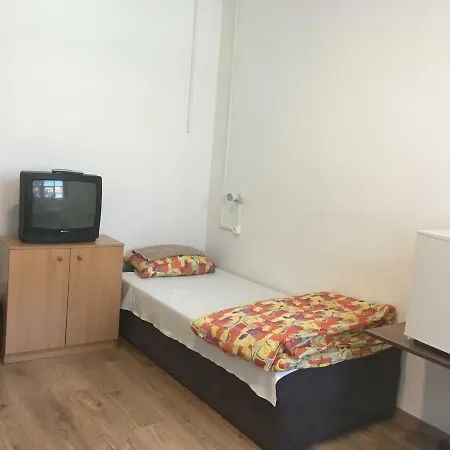 Soproni Szakkepzesi Centrum Kollegiuma 호스텔