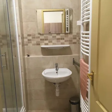 Soproni Szakkepzesi Centrum Kollegiuma 호스텔