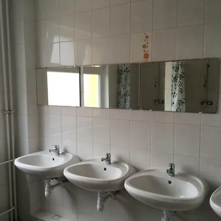Soproni Szakkepzesi Centrum Kollegiuma 호스텔